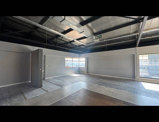 767M² SHOWROOM TO LET IN KRAMERVILLE